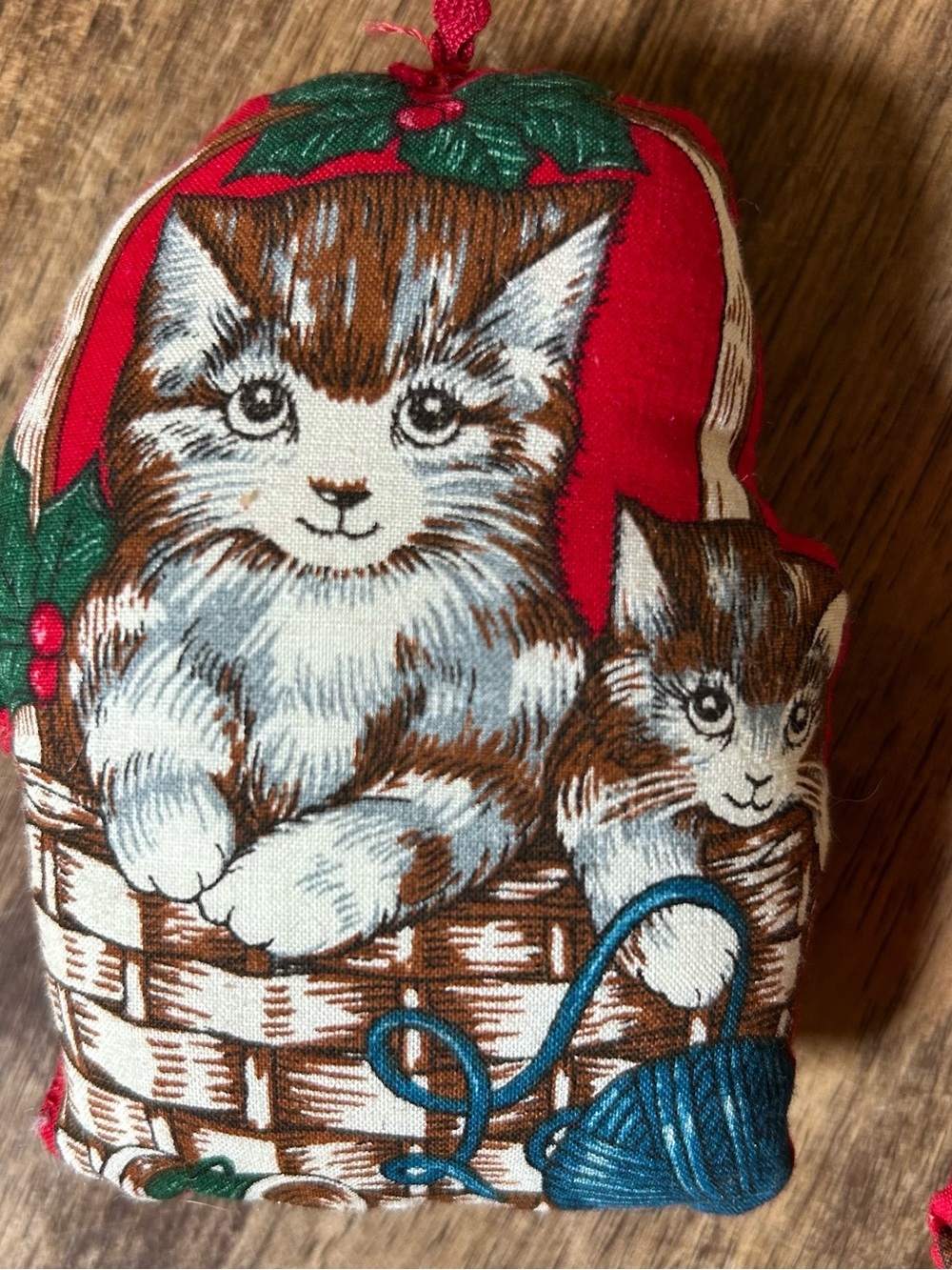 Vtg 80s Lot of 2 Cat Stuffed Fabric Christmas Ornaments Kitten Kitsch Handmade - Picture 2 of 6